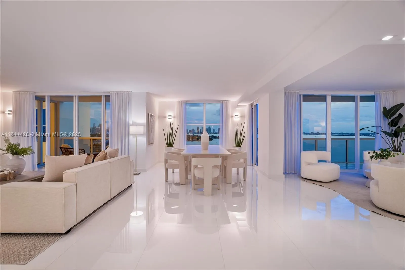 1800 Sunset Harbour Drive, #1702/4