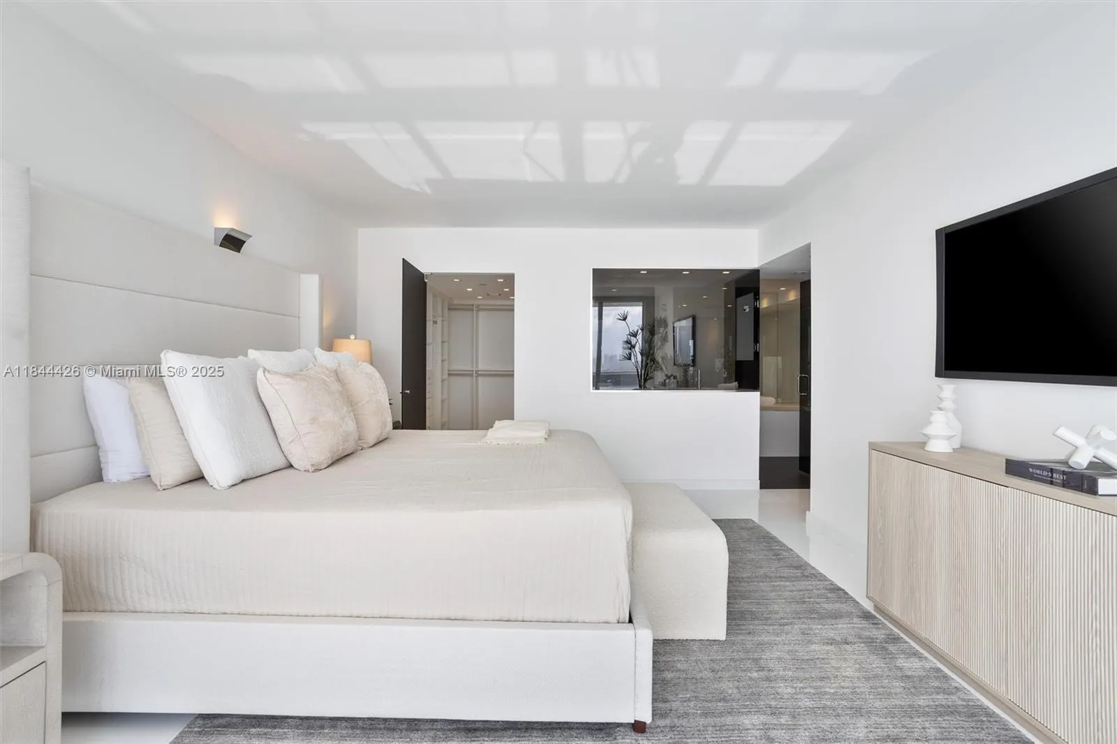 1800 Sunset Harbour Drive, #1702/4