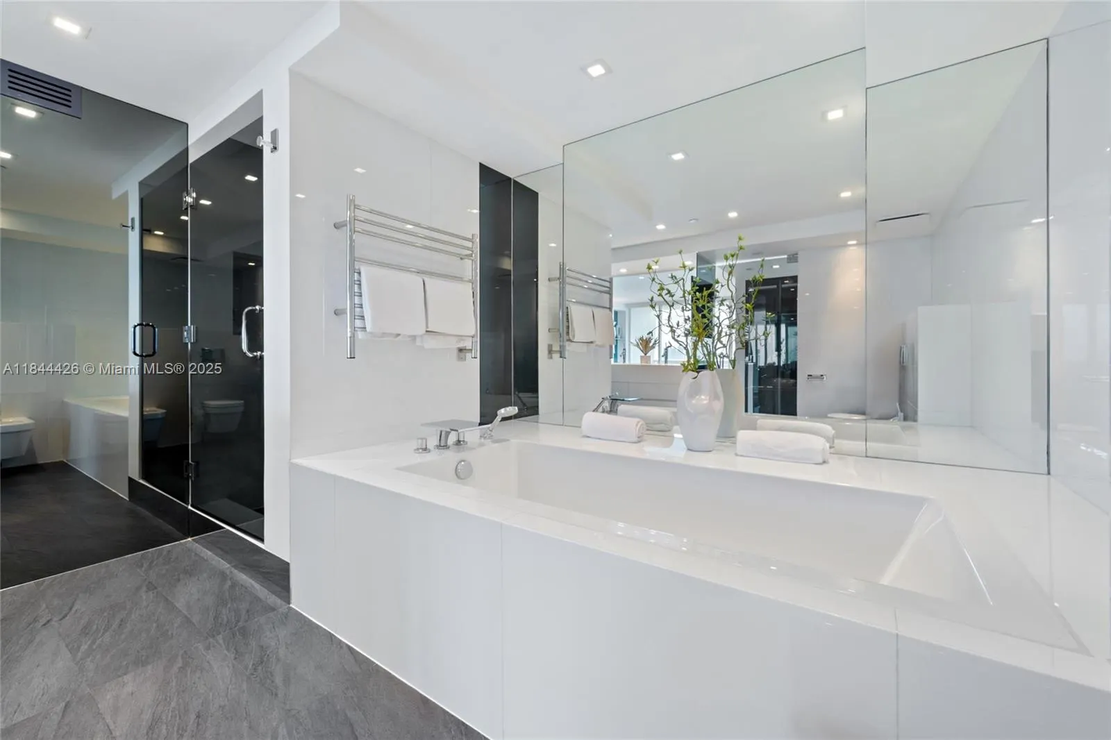 1800 Sunset Harbour Drive, #1702/4