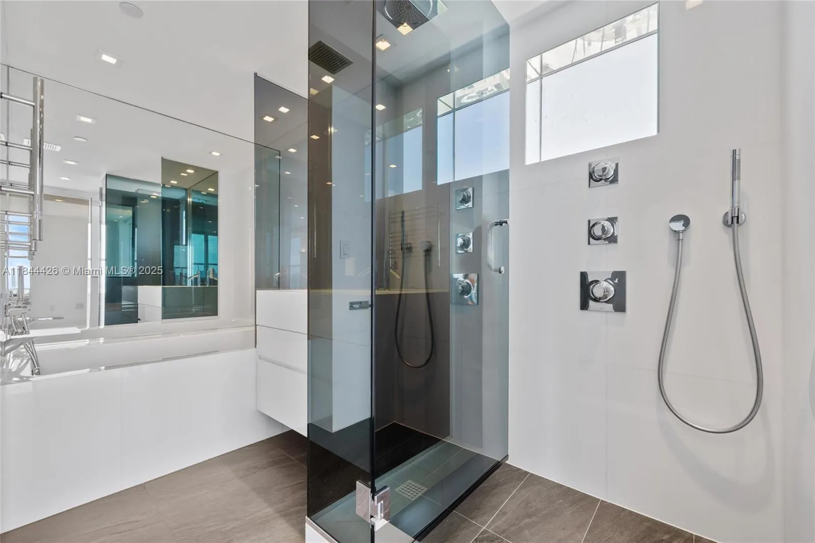 1800 Sunset Harbour Drive, #1702/4