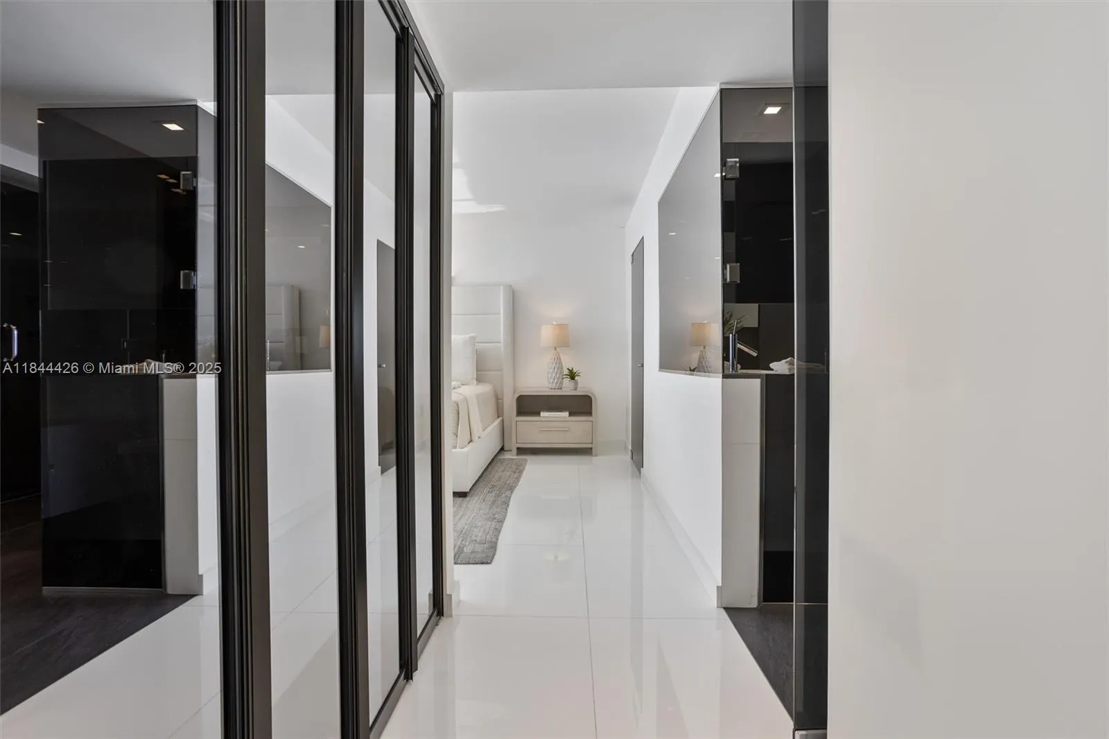 1800 Sunset Harbour Drive, #1702/4
