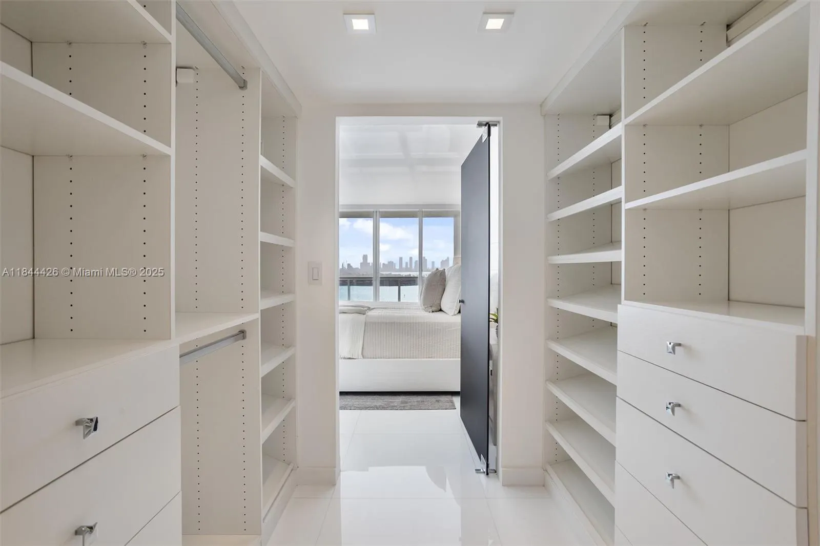 1800 Sunset Harbour Drive, #1702/4