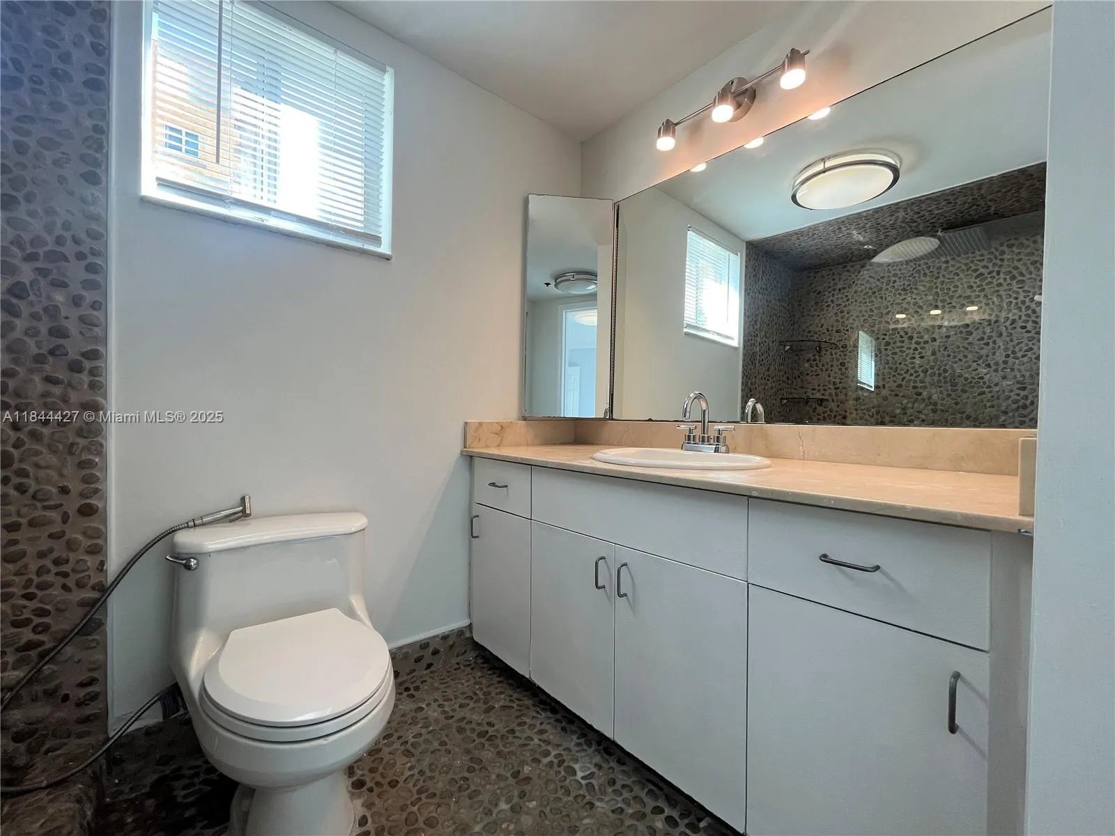 8888 Collins Ave, #308
