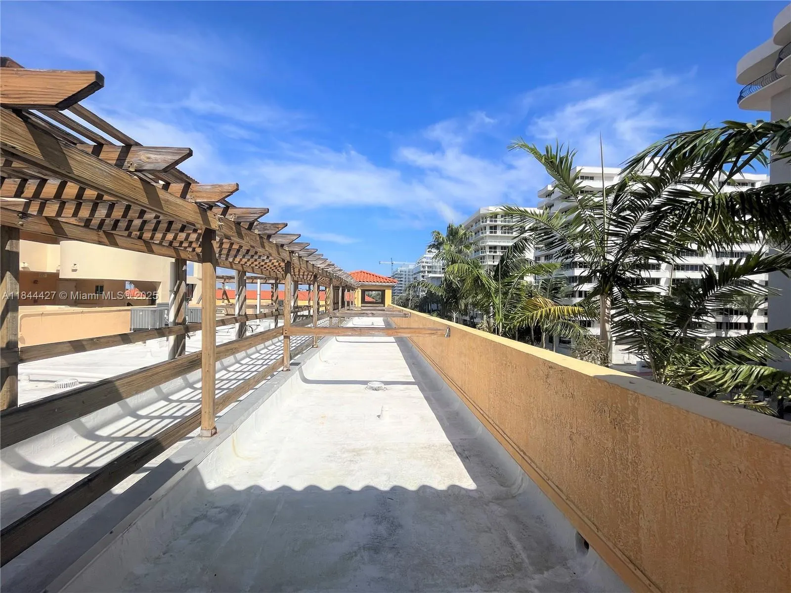 8888 Collins Ave, #308