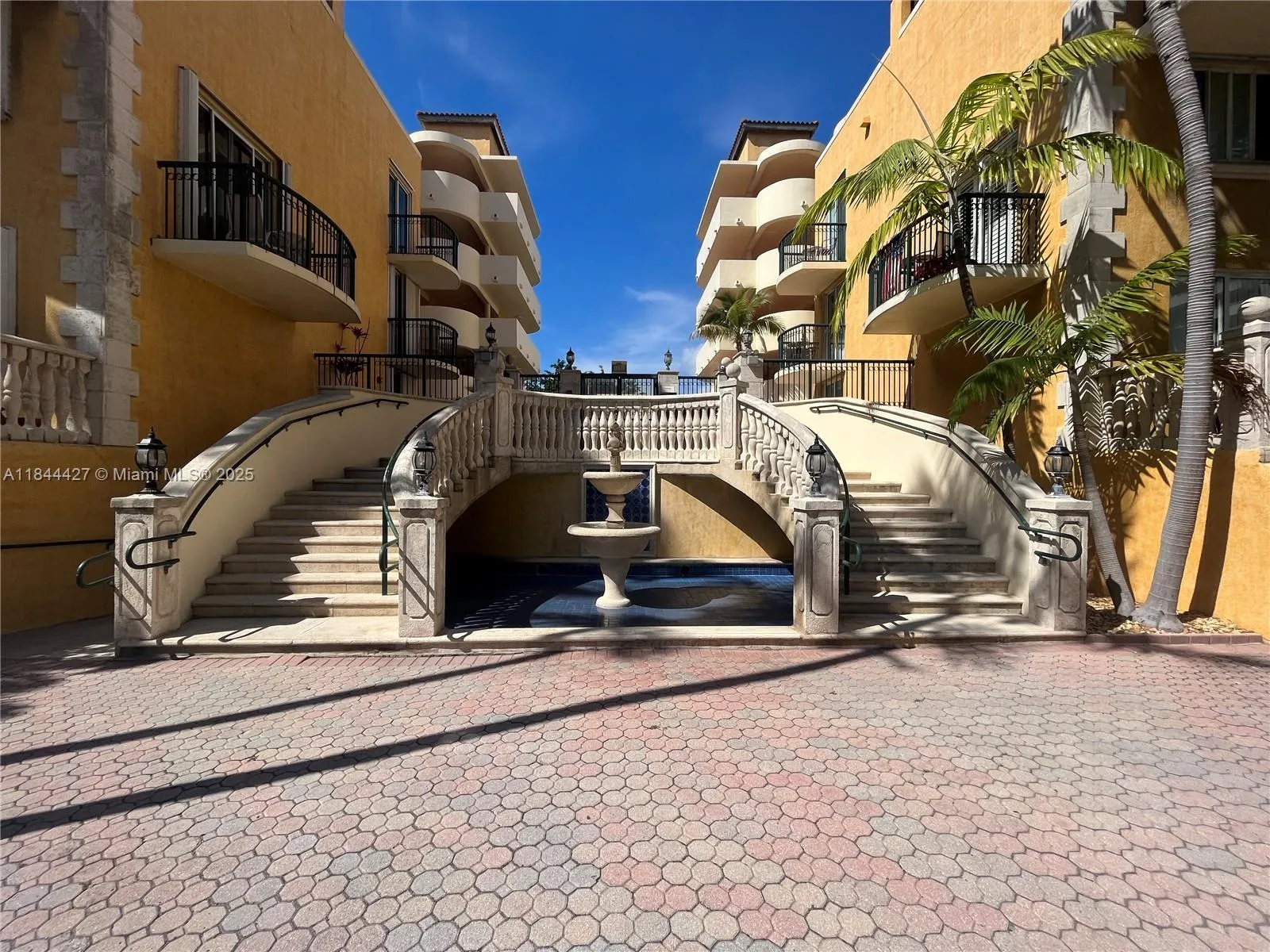 8888 Collins Ave, #308