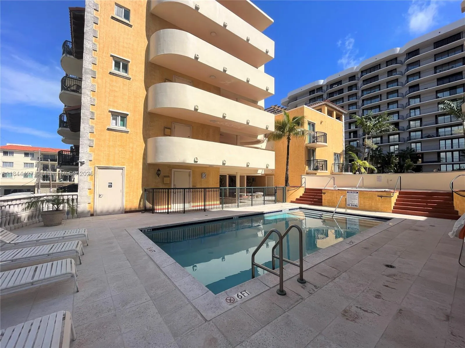 8888 Collins Ave, #308