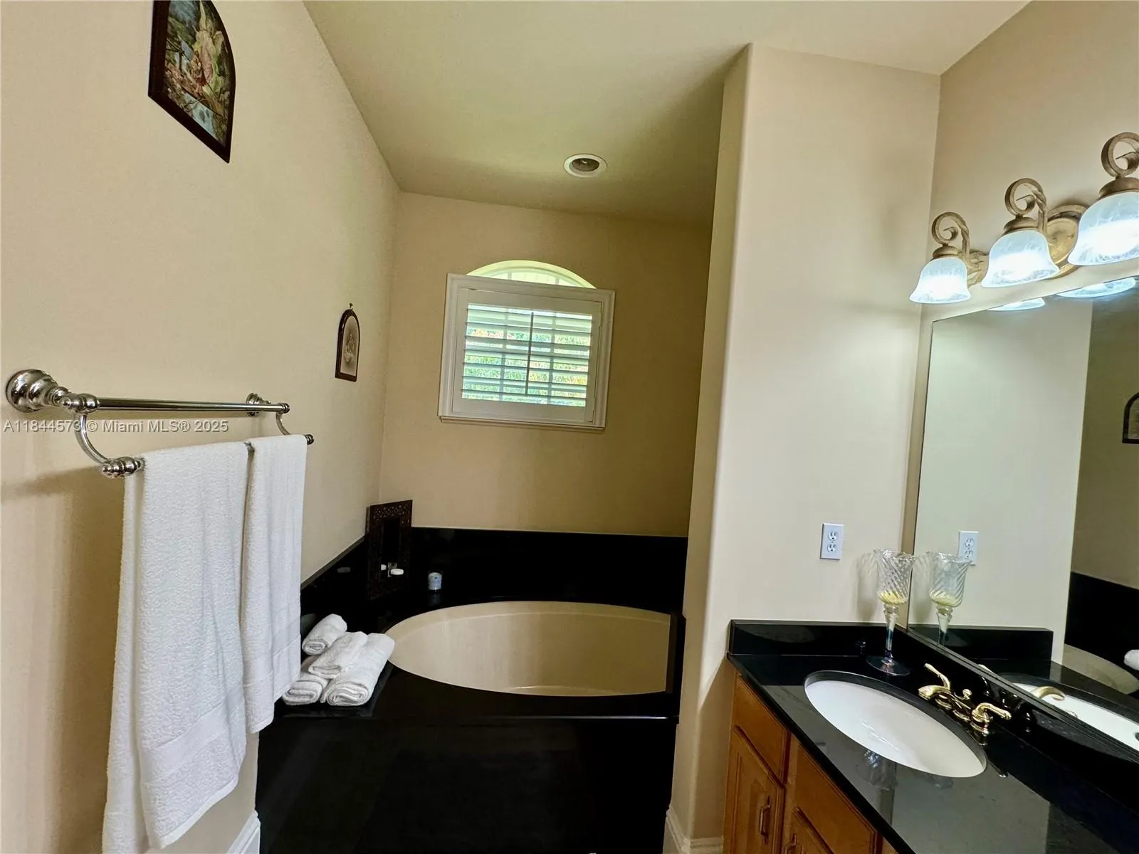 1740 Ludlow Rd, #1740