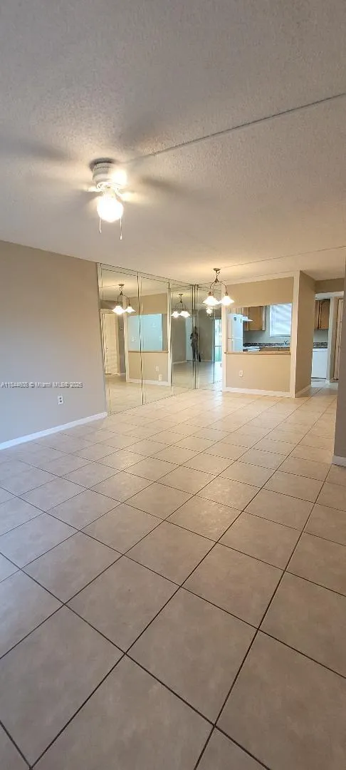 6010 Shakerwood Cir, #106