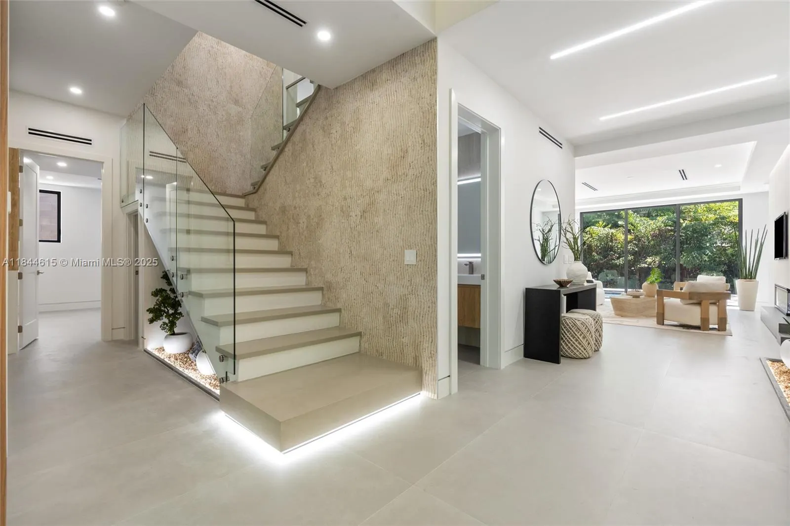 807 SW 12th Ave