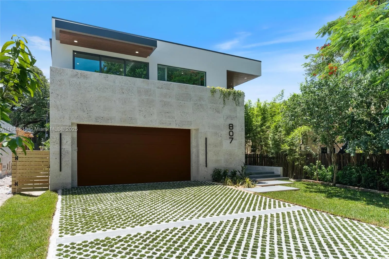807 SW 12th Ave