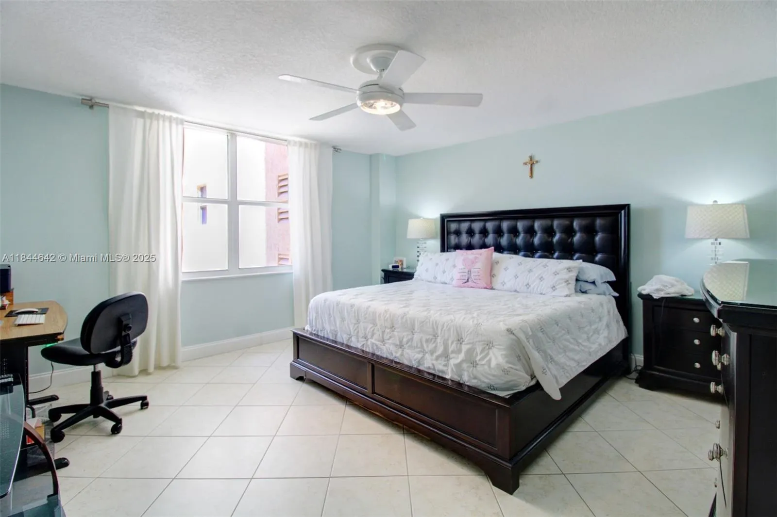 1865 S Ocean Dr, #4H