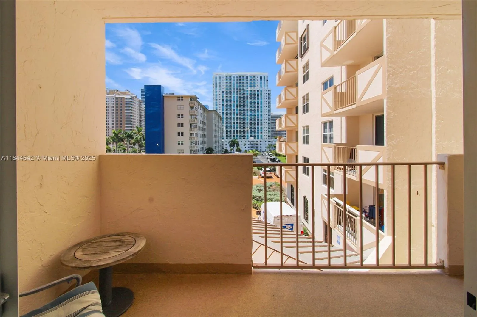 1865 S Ocean Dr, #4H