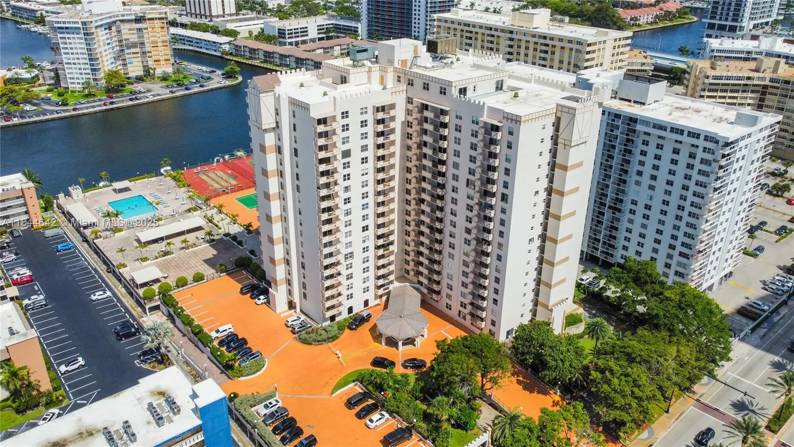1865 S Ocean Dr, #4H