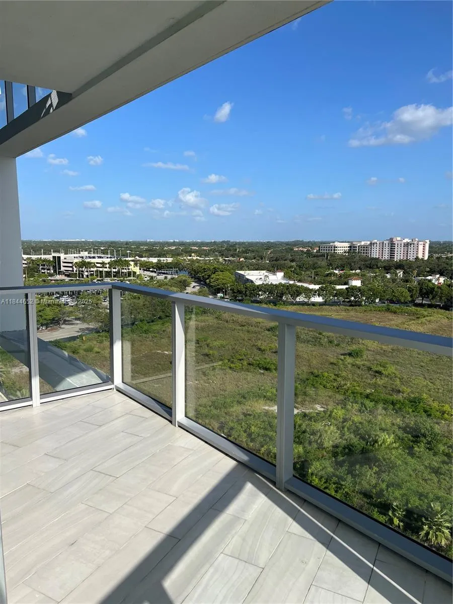 2000 Metropica Way, #1004