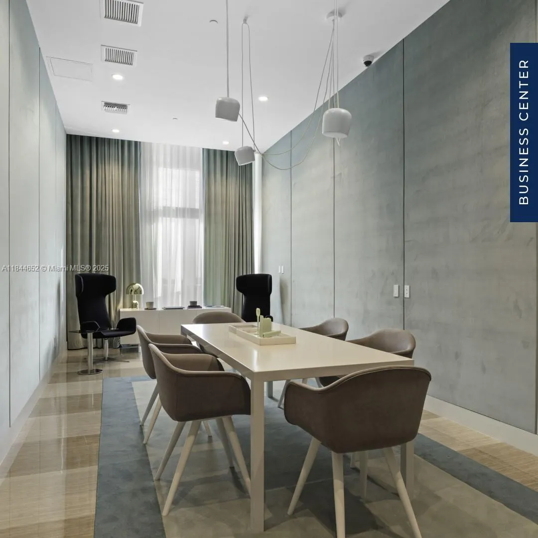2000 Metropica Way, #1004