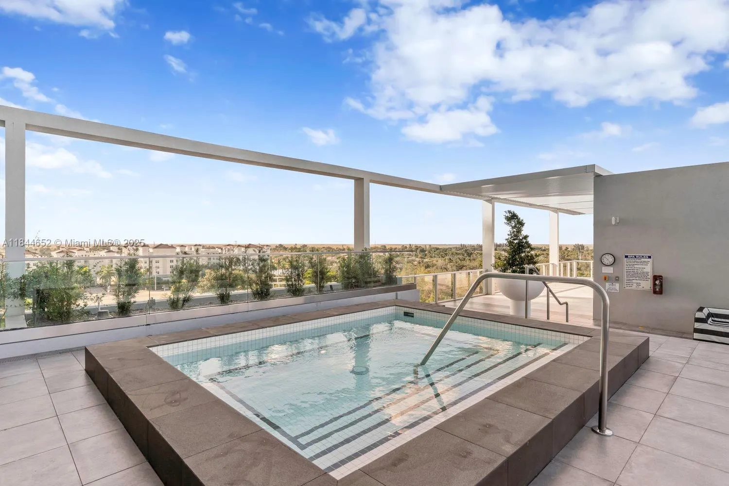 2000 Metropica Way, #1004