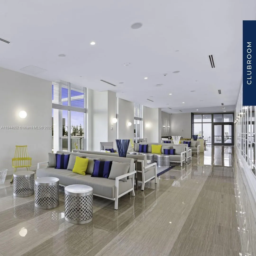 2000 Metropica Way, #1004