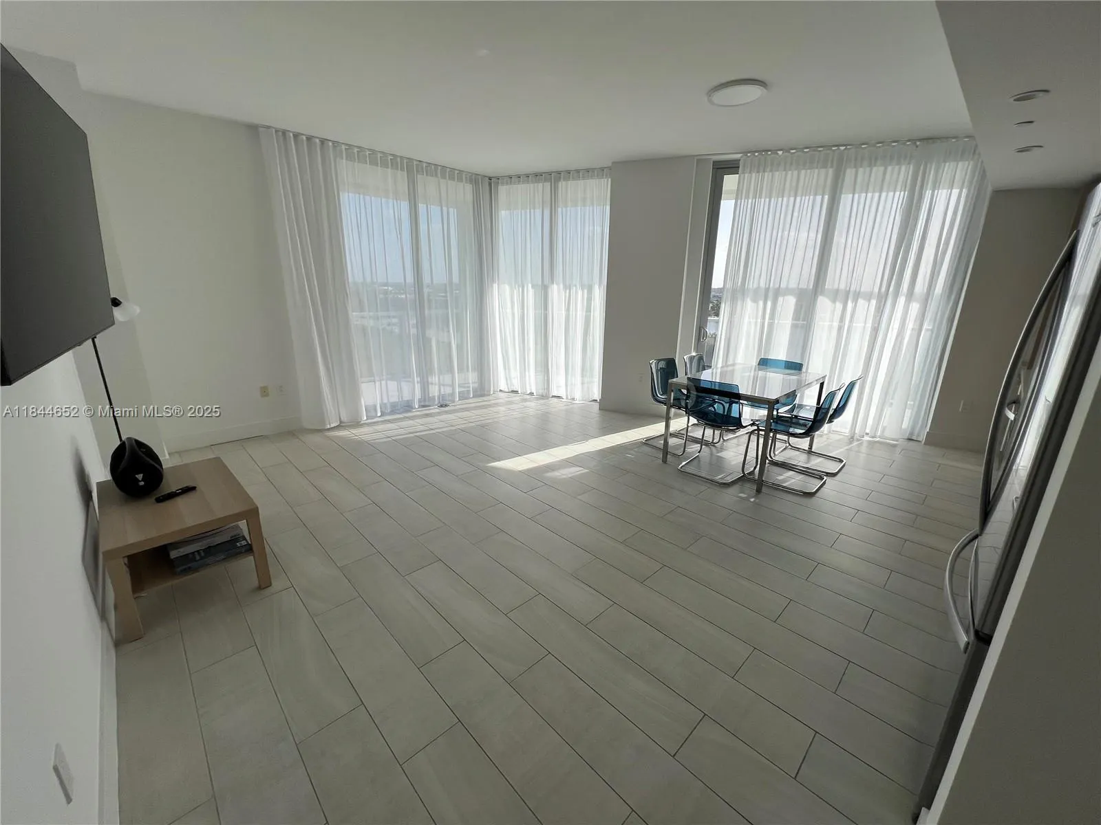 2000 Metropica Way, #1004