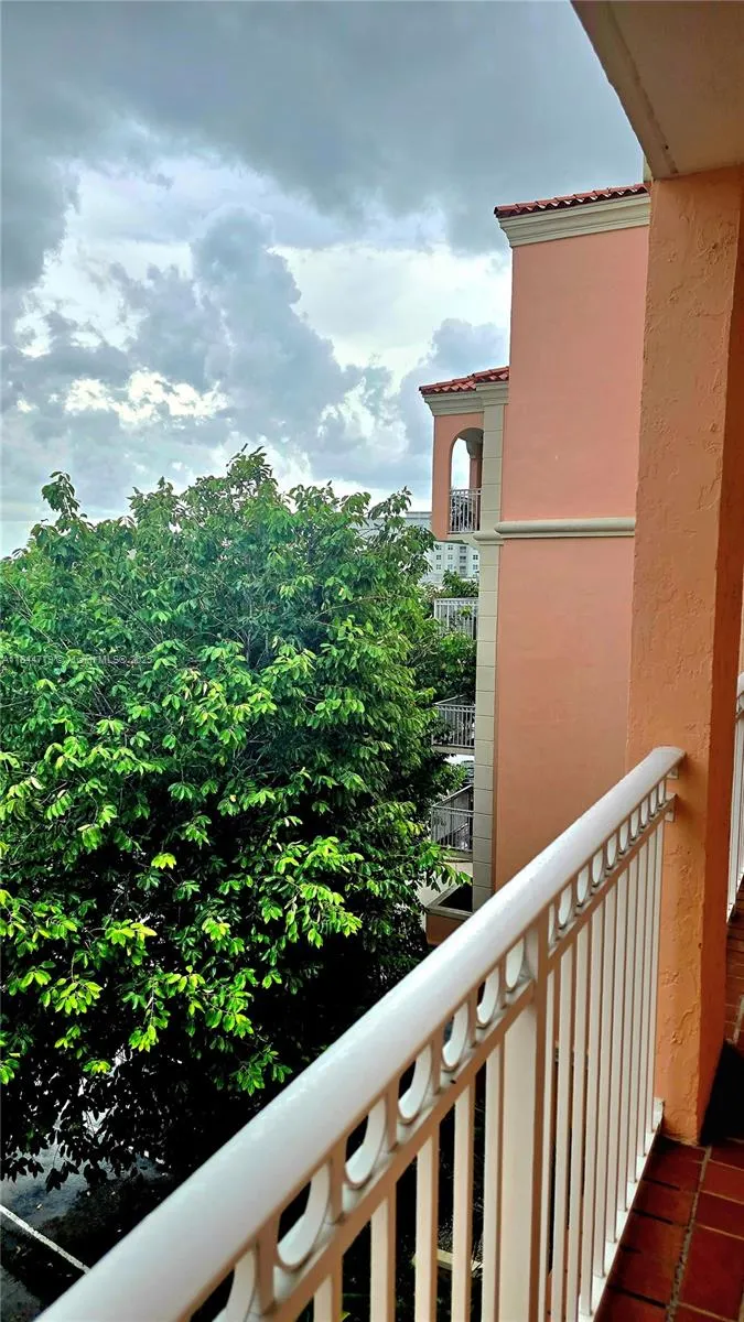 1 Alhambra Cir, #501