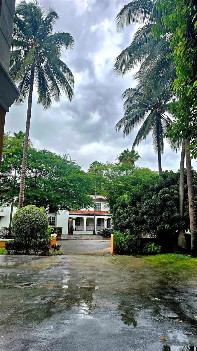 1 Alhambra Cir, #501