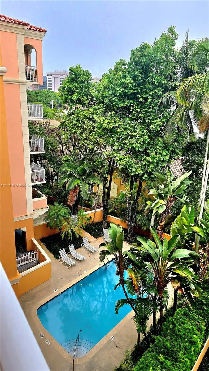 1 Alhambra Cir, #501