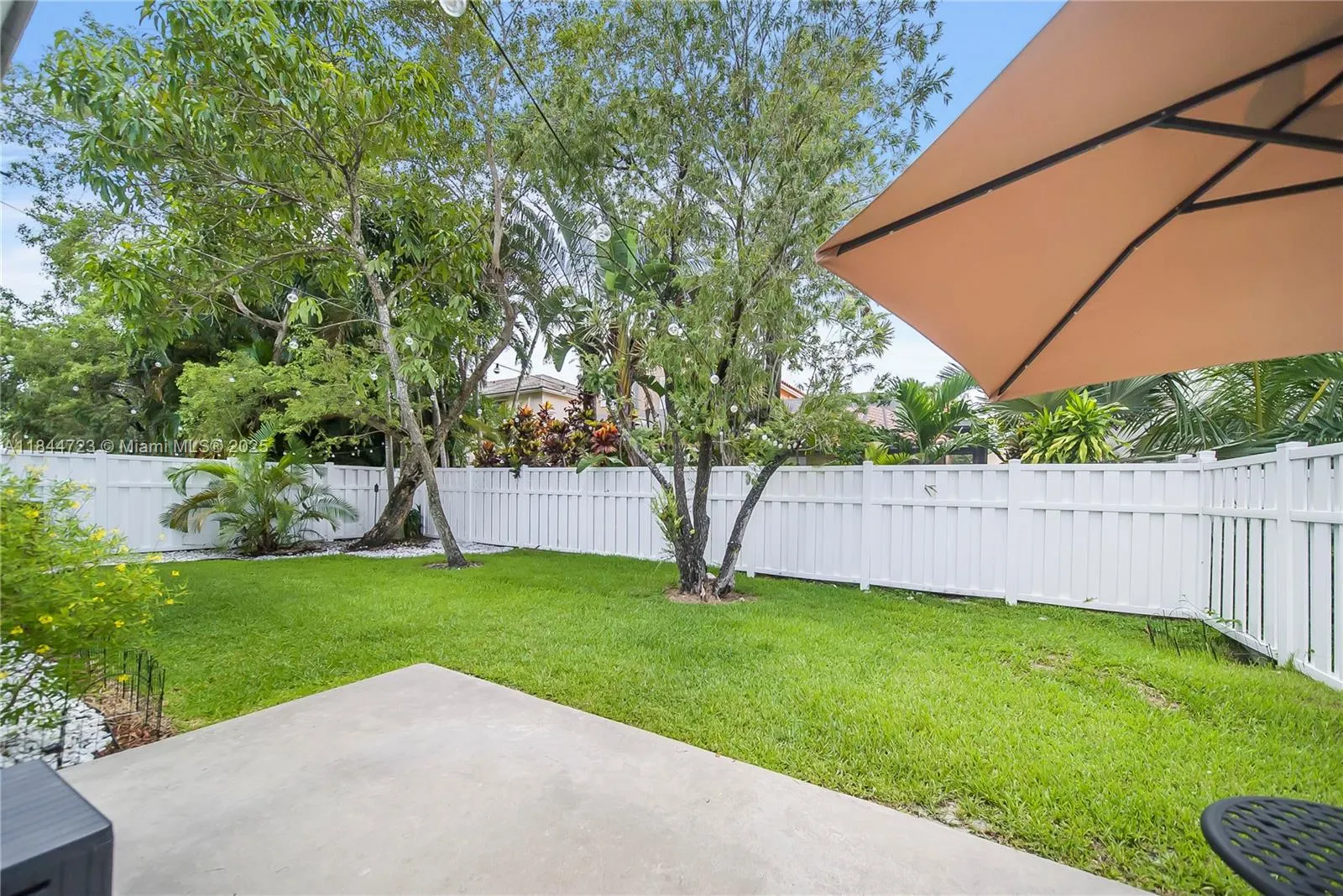 9536 NW 9th Ct