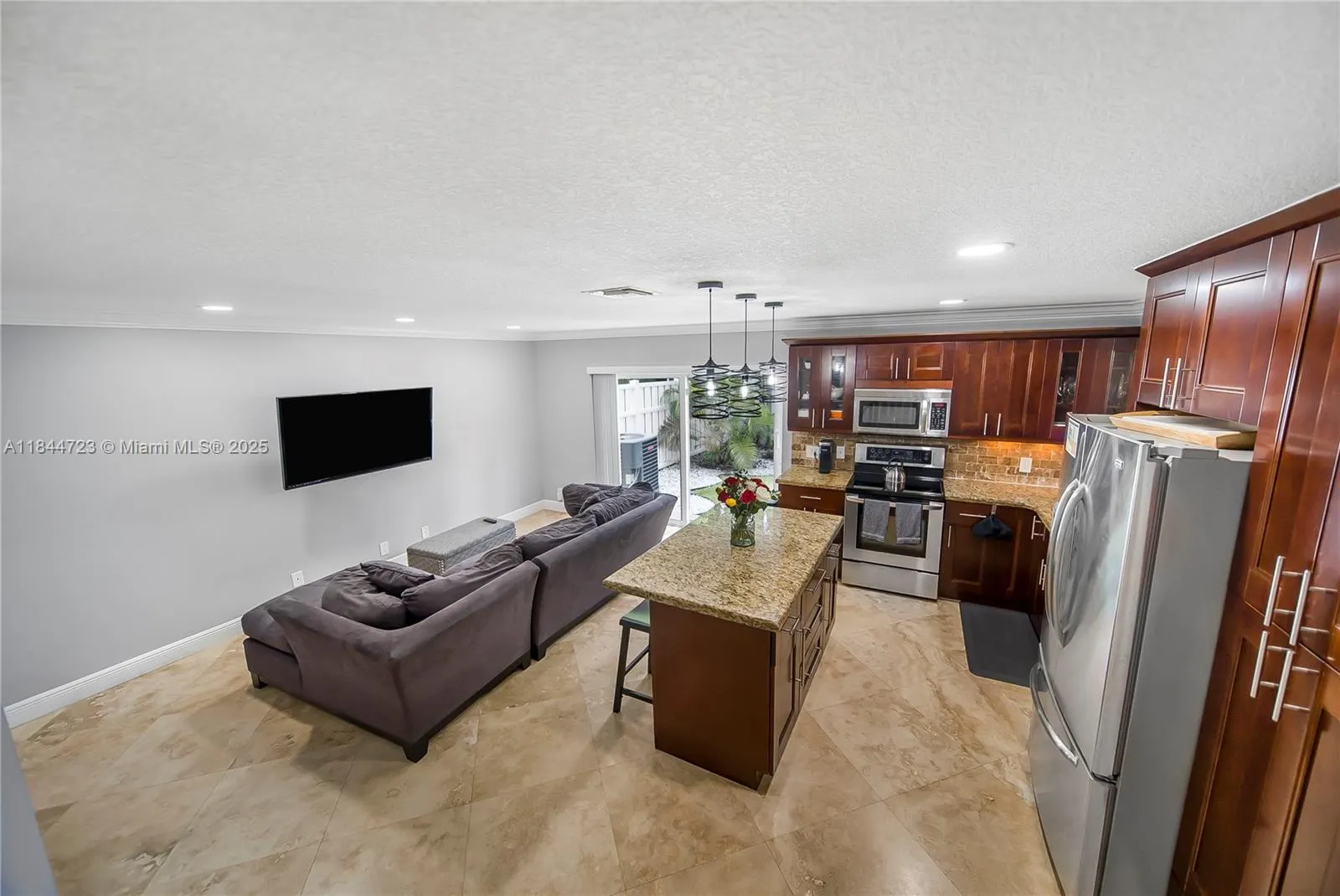 9536 NW 9th Ct