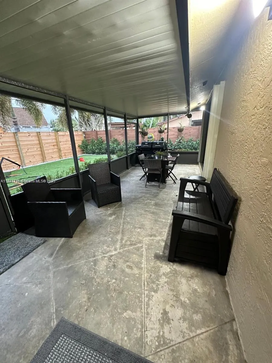 16805 SW 5th Way