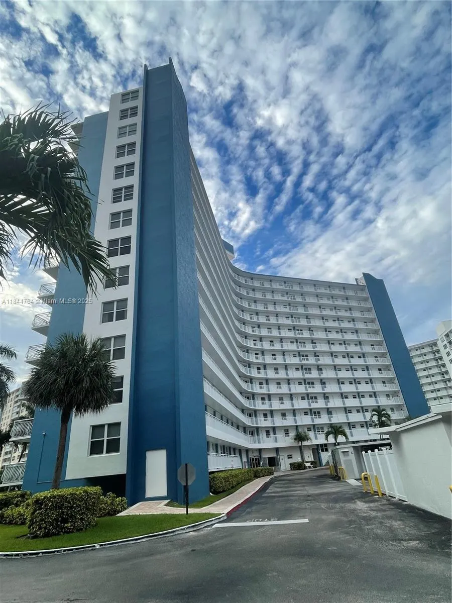 301 N Ocean Blvd, #701