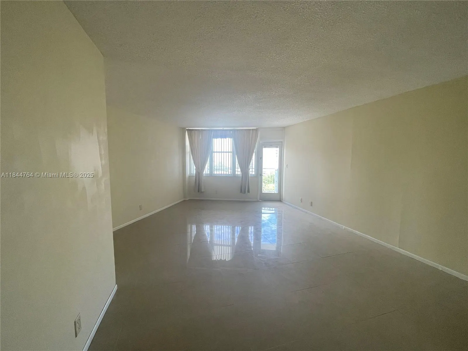 301 N Ocean Blvd, #701