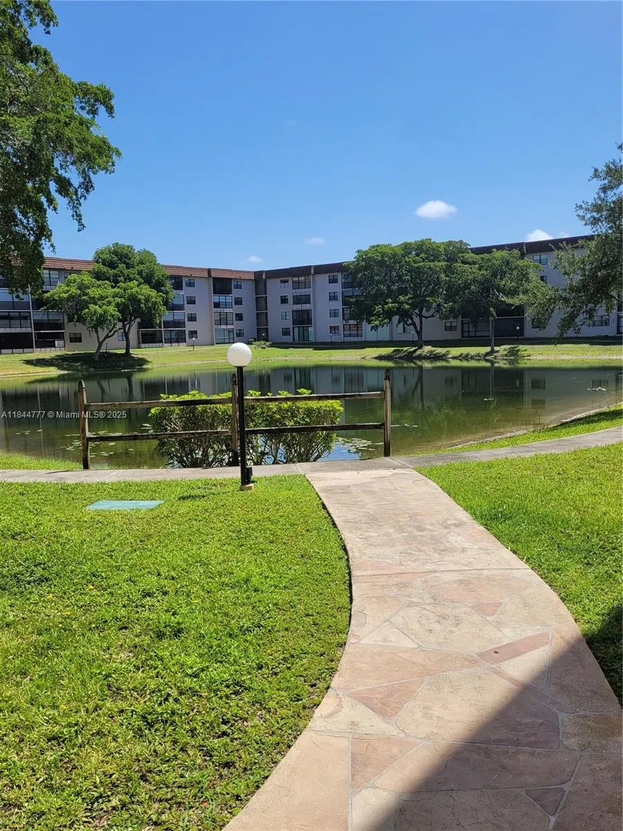 4970 E Sabal Palm Blvd, #309