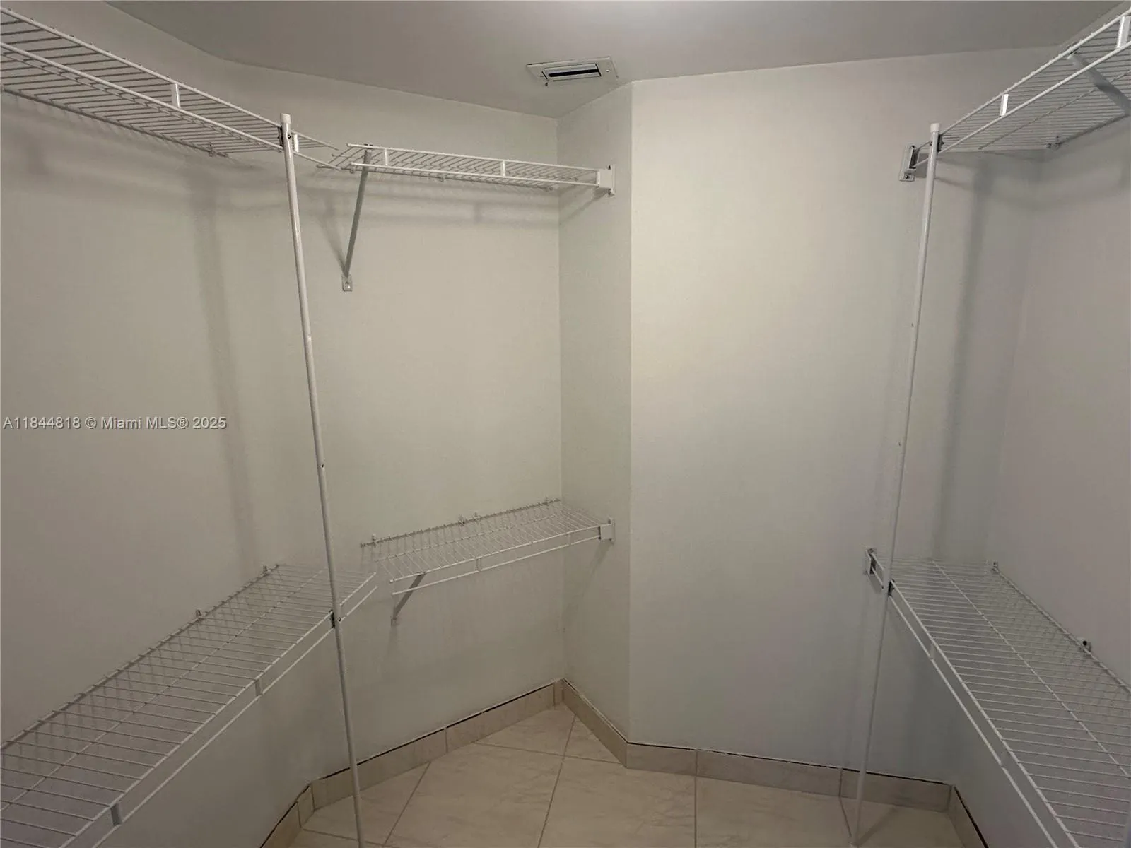 3530 MYSTIC POINTE DR, #1213