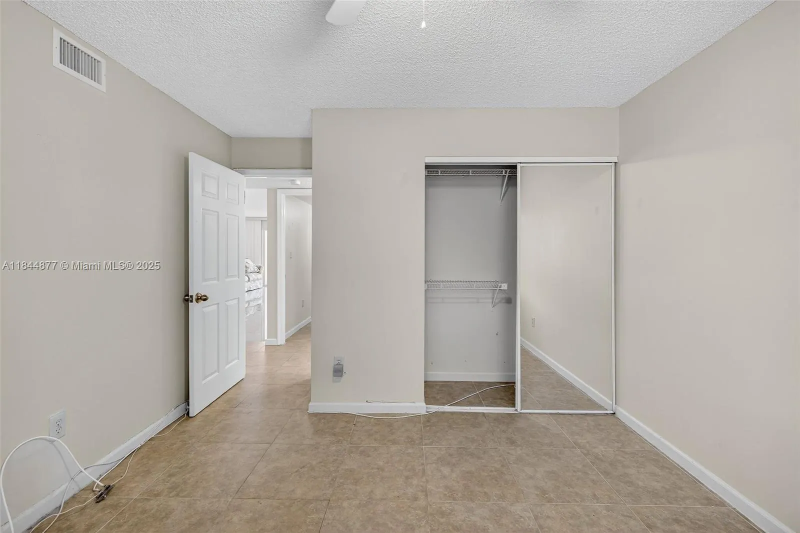 7214 S Devon Dr, #211