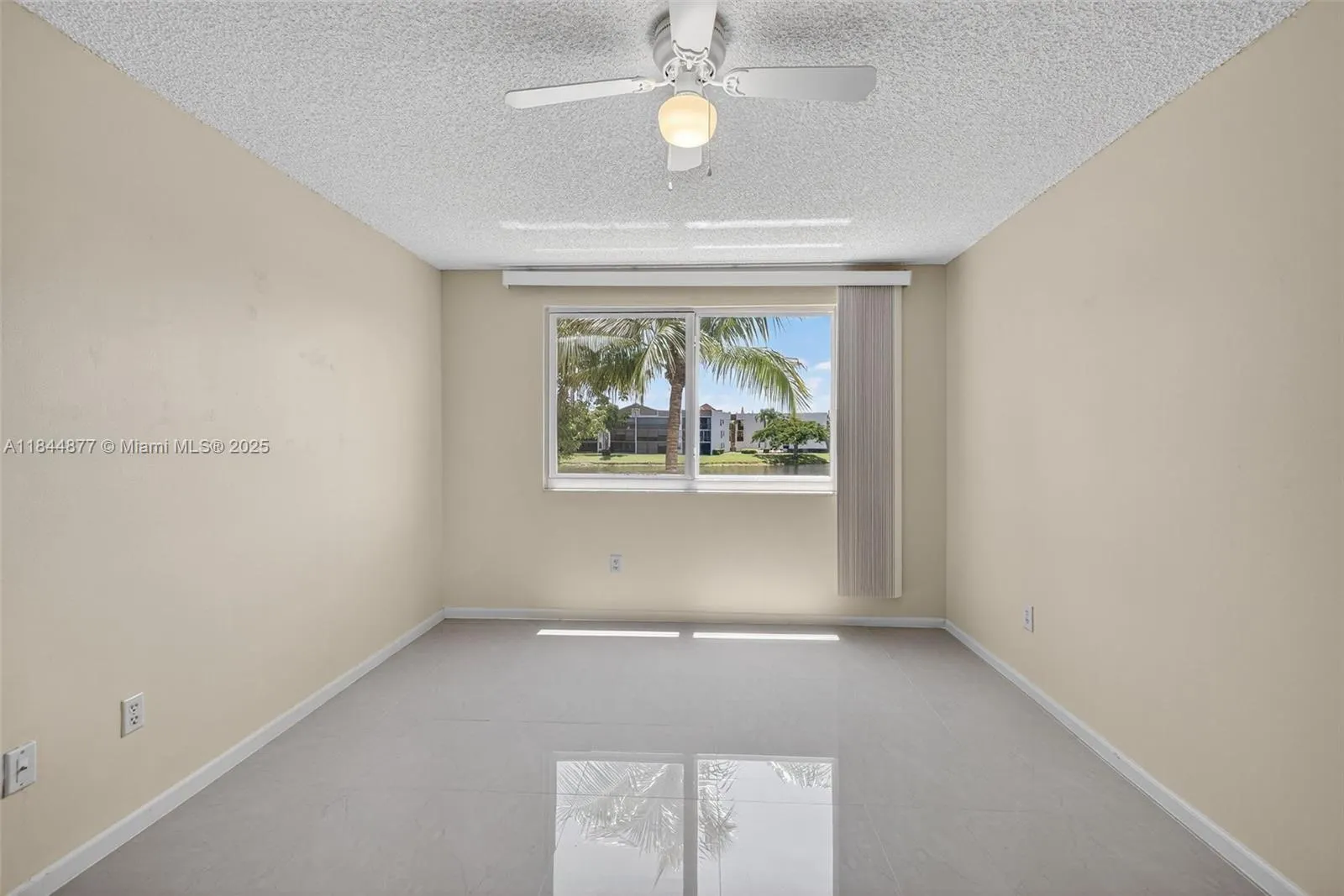 7214 S Devon Dr, #211