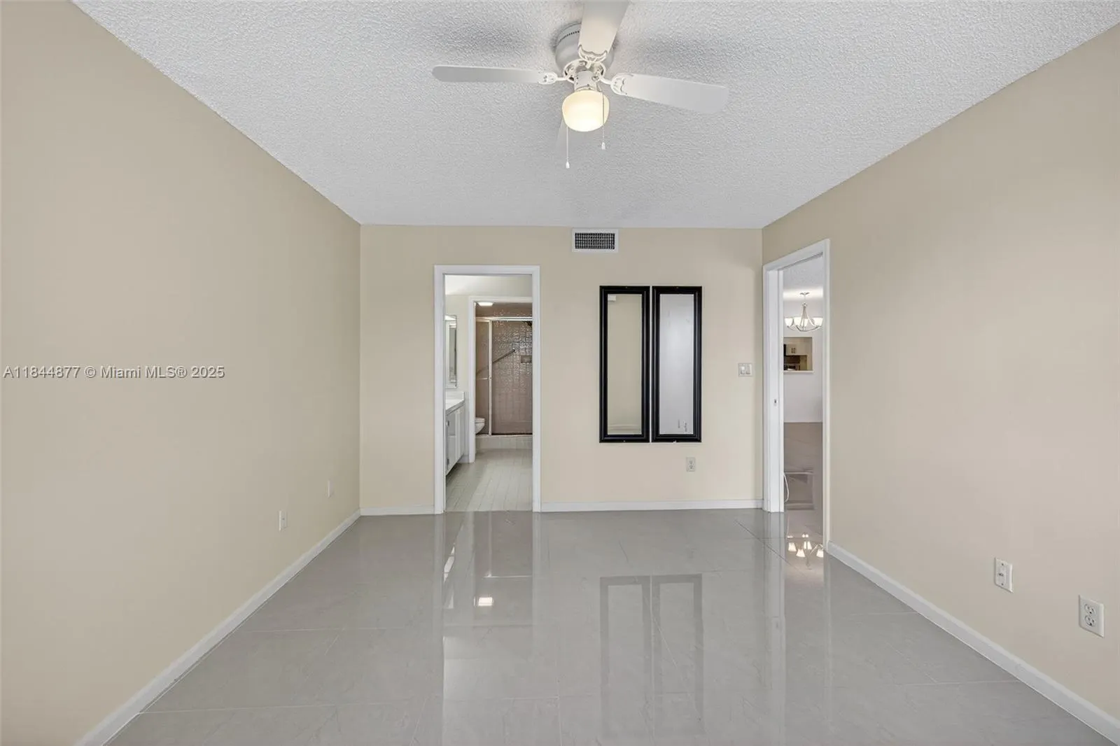 7214 S Devon Dr, #211