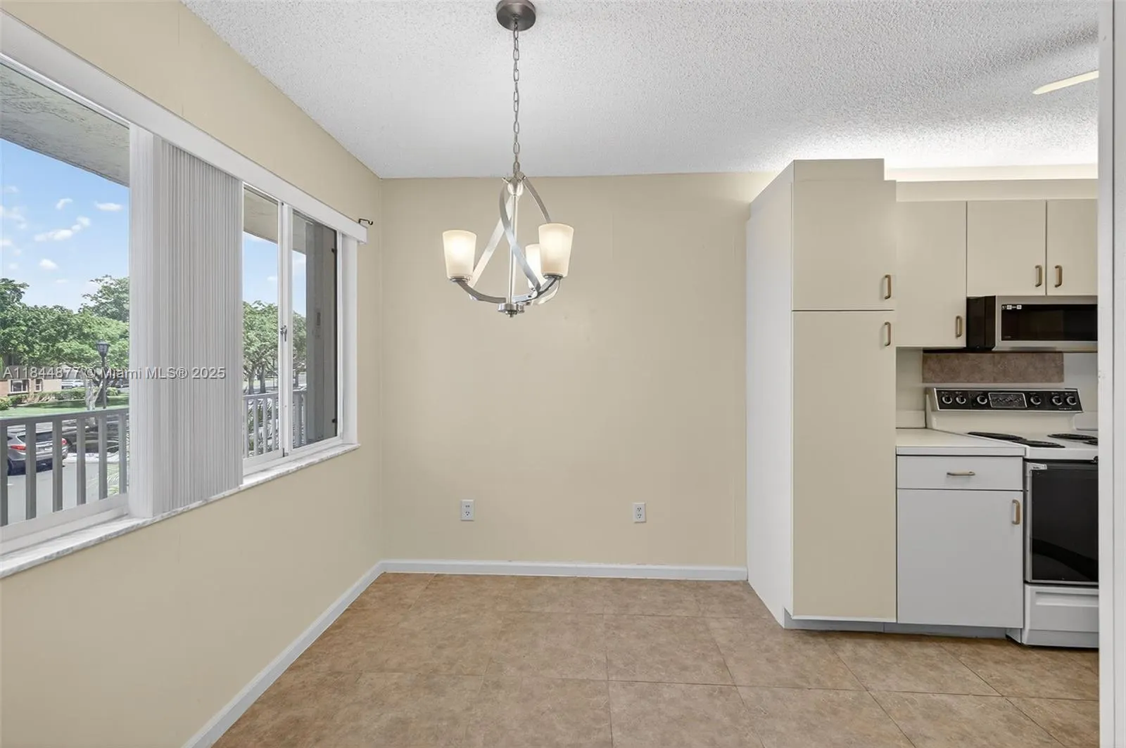 7214 S Devon Dr, #211