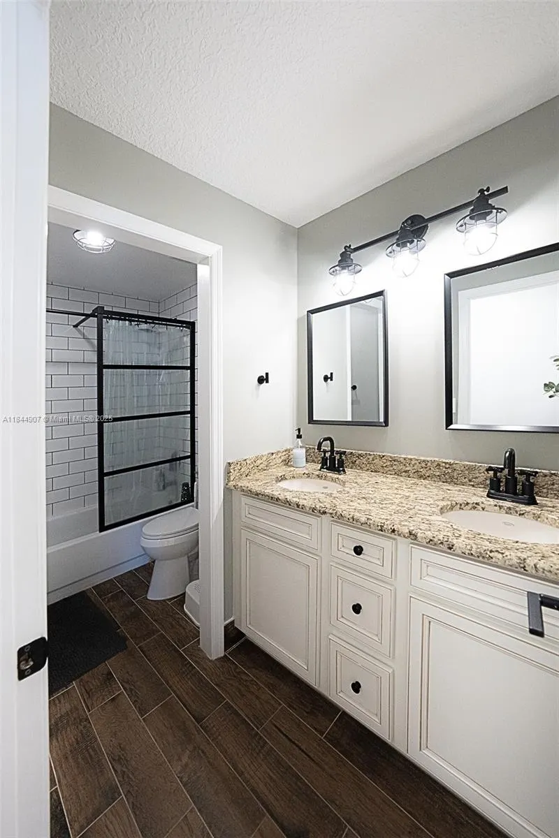 938 SW 149th Ter
