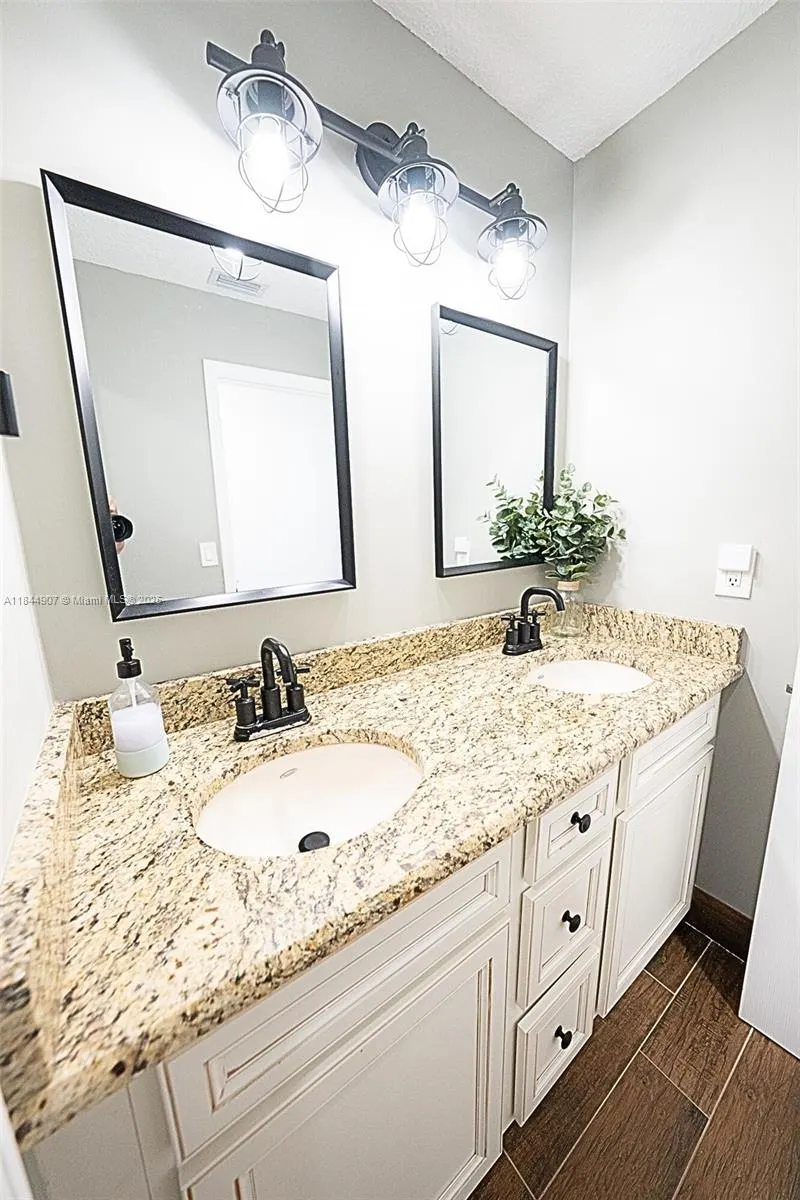 938 SW 149th Ter