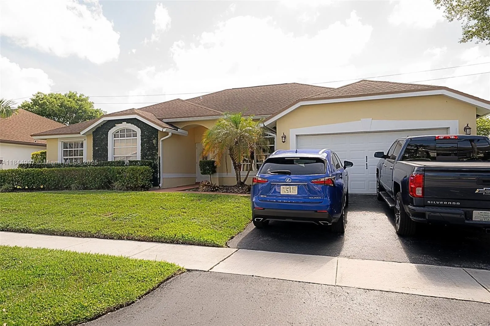 938 SW 149th Ter