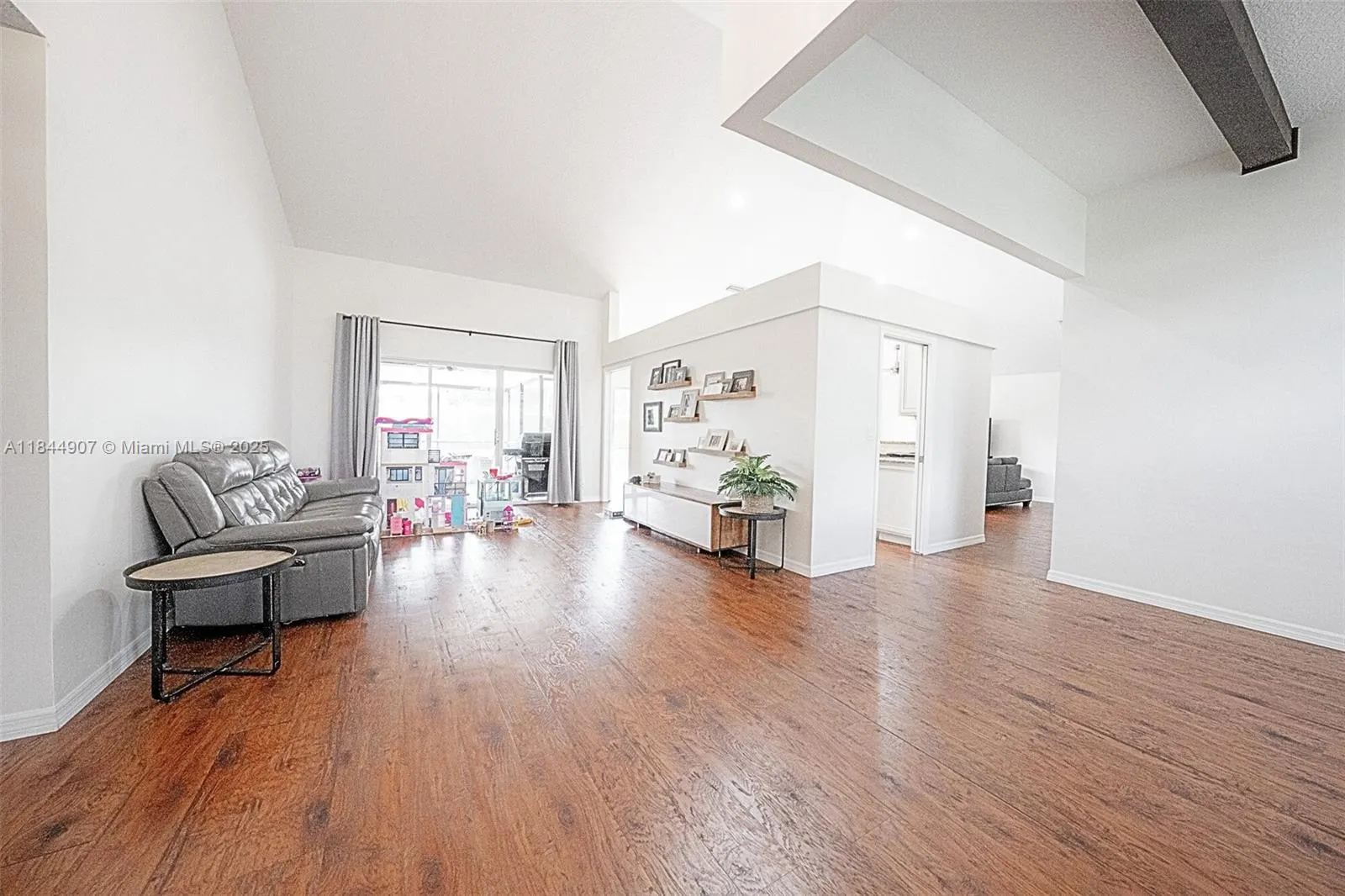 938 SW 149th Ter