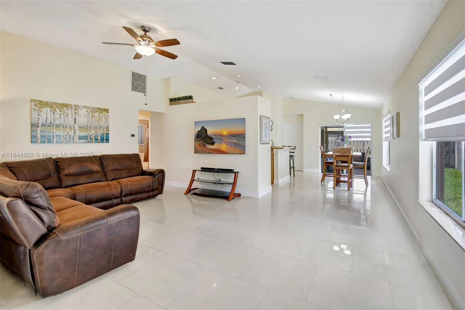 1525 Estancia Cir