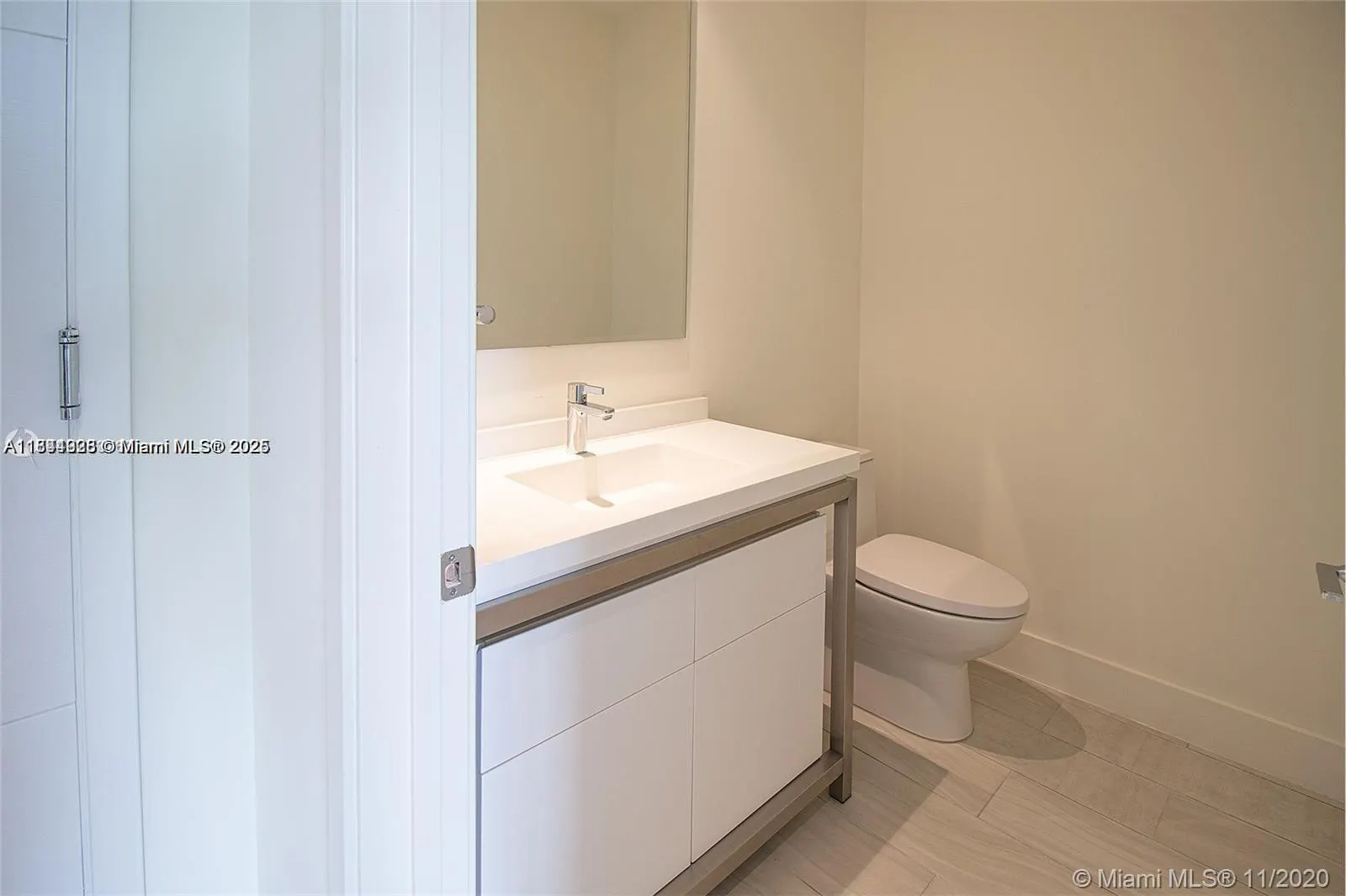 2000 Metropica Way, #614