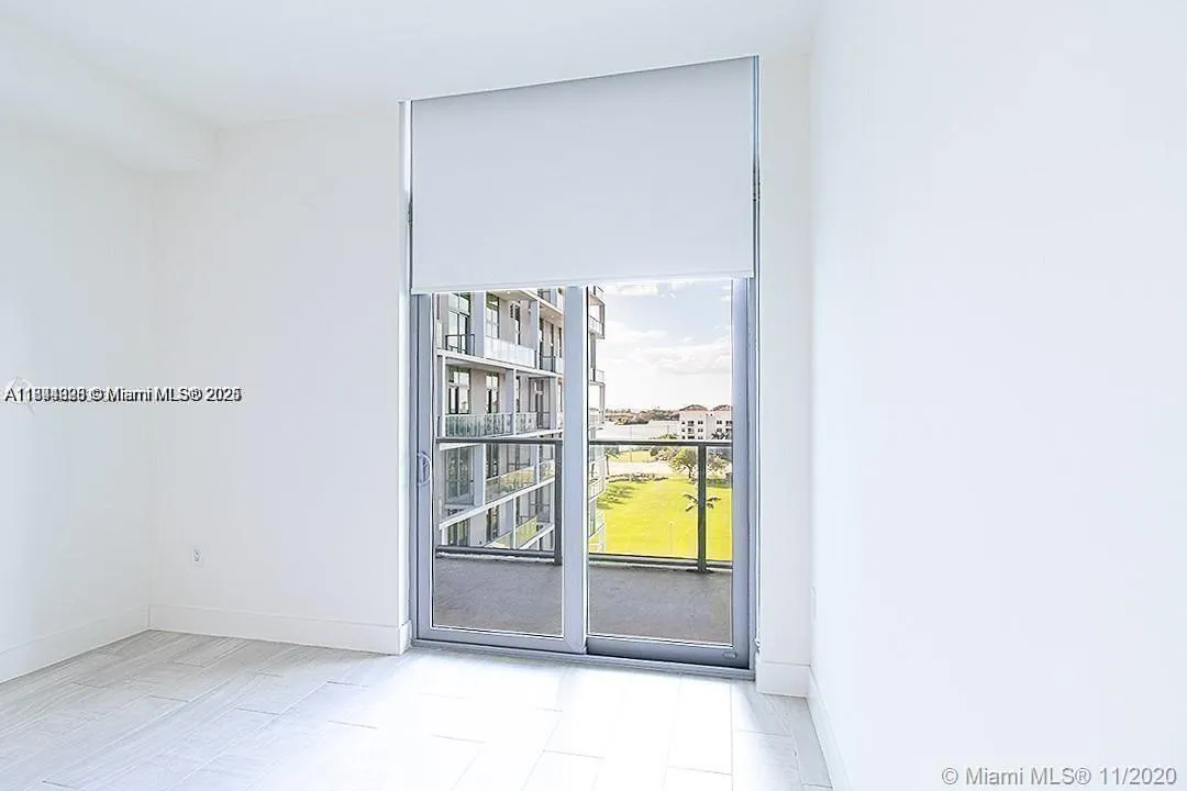 2000 Metropica Way, #614