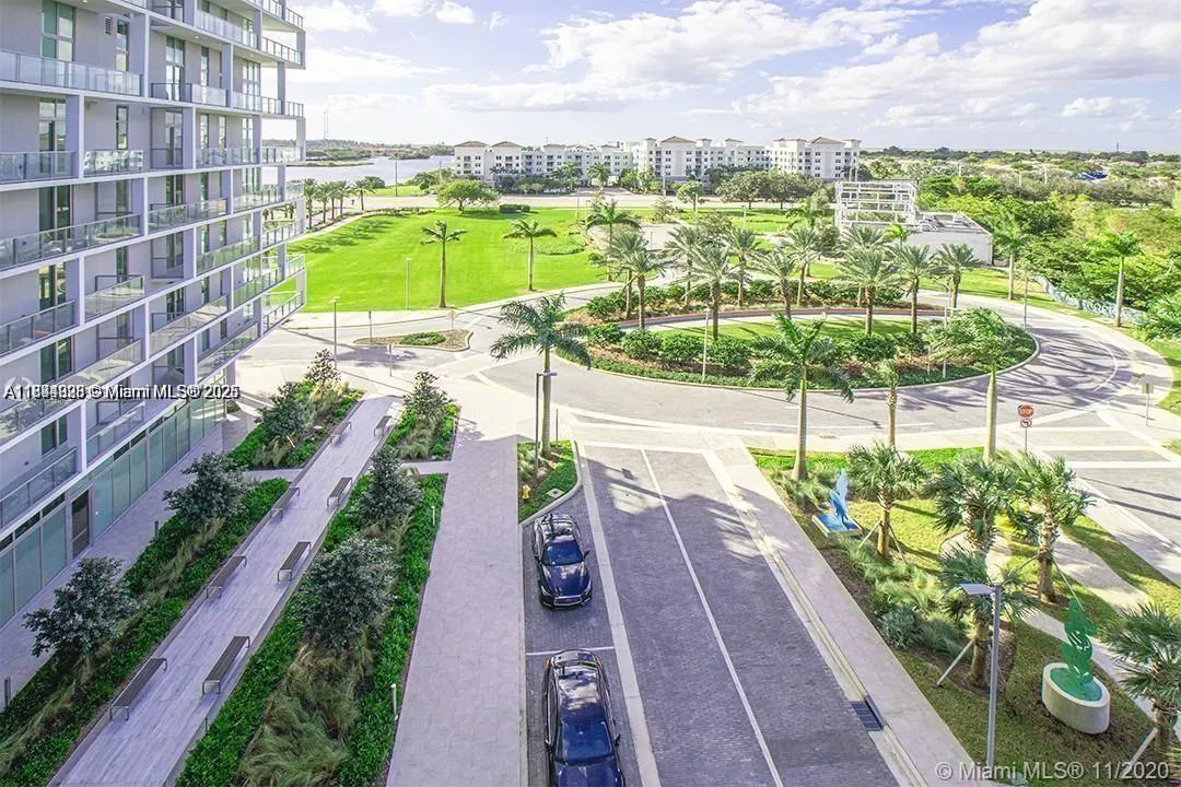 2000 Metropica Way, #614