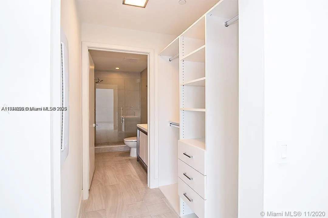 2000 Metropica Way, #614