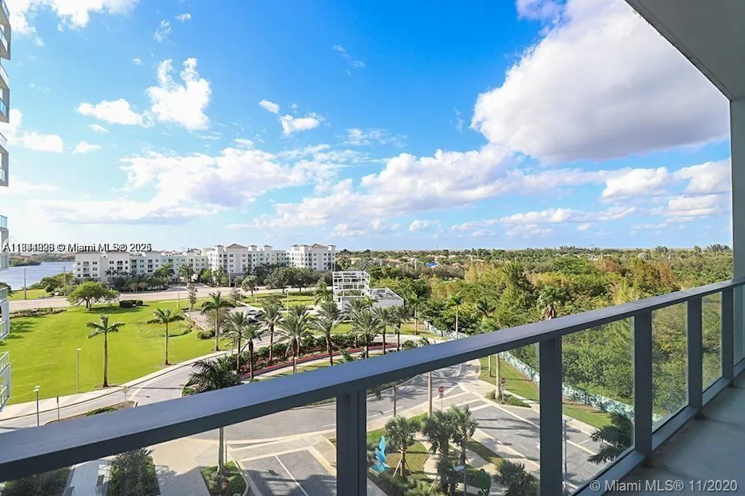 2000 Metropica Way, #614