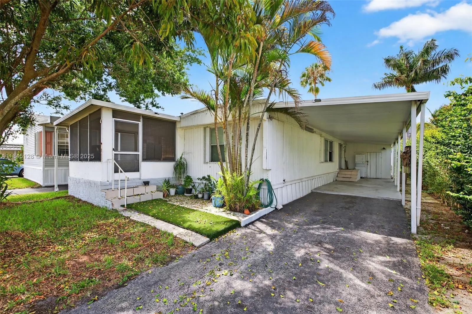 2430 SW 53rd St