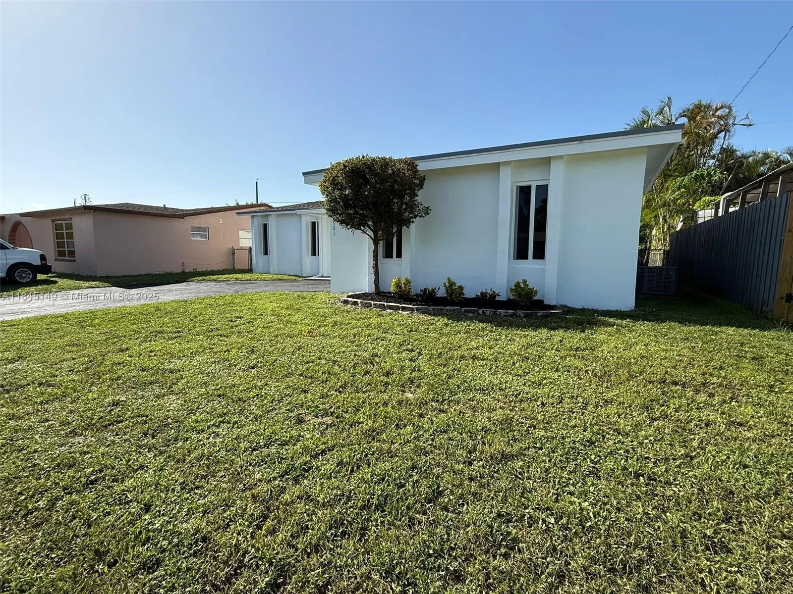 8981 NW 24th St