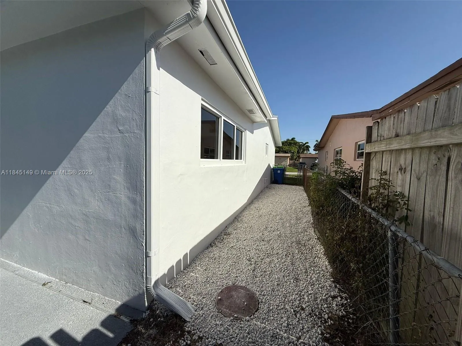 8981 NW 24th St