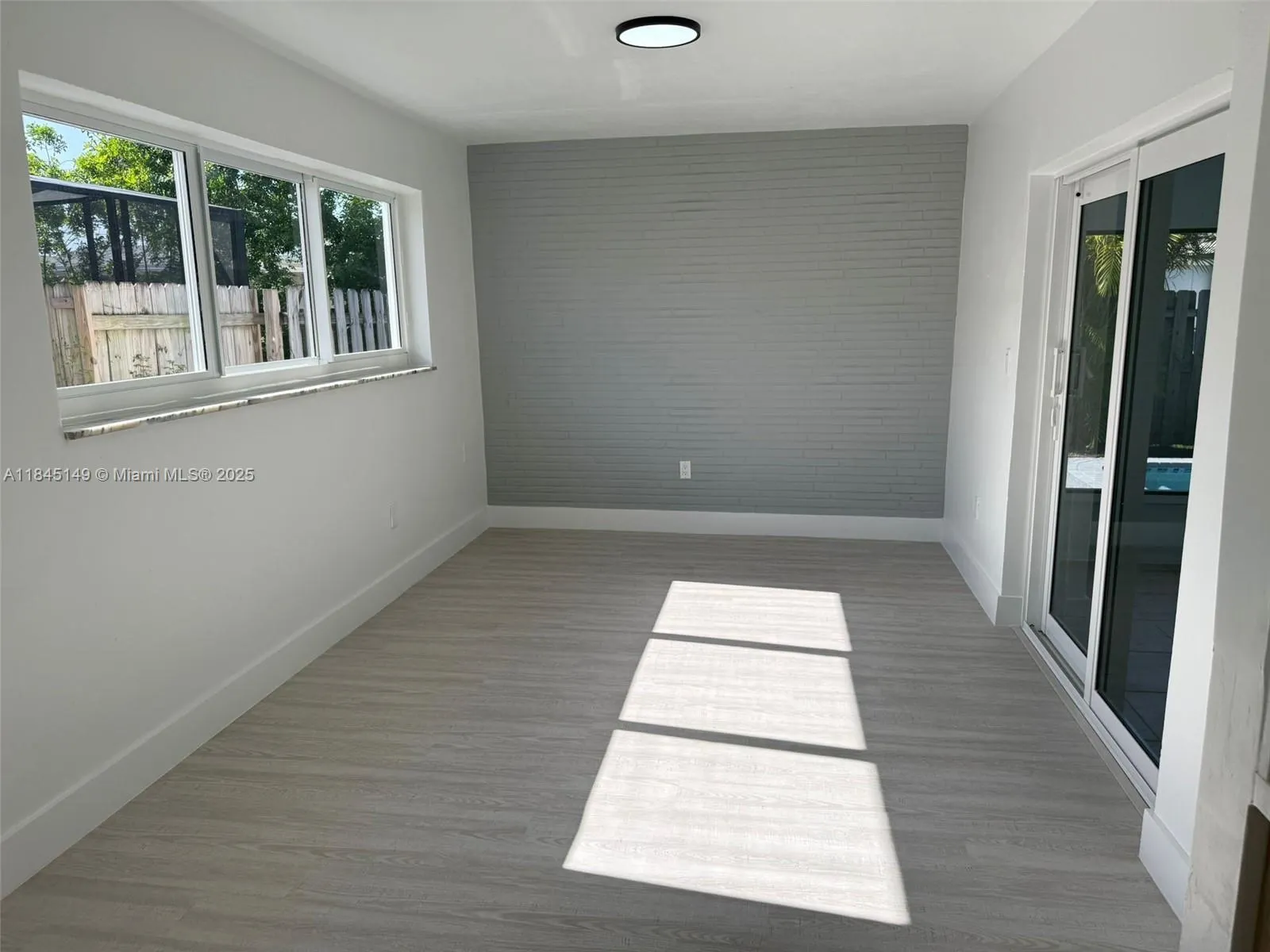 8981 NW 24th St